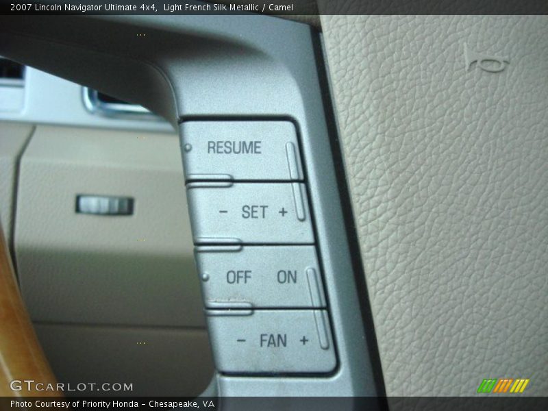 Controls of 2007 Navigator Ultimate 4x4