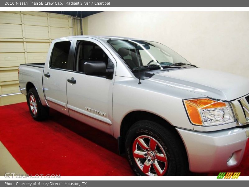 Radiant Silver / Charcoal 2010 Nissan Titan SE Crew Cab