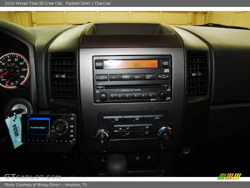 Radiant Silver / Charcoal 2010 Nissan Titan SE Crew Cab