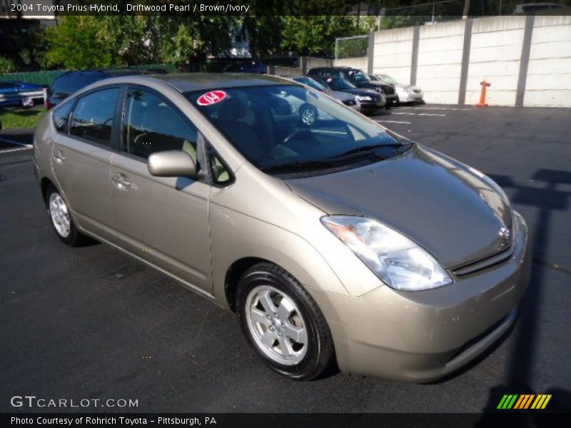 Front 3/4 View of 2004 Prius Hybrid