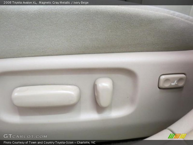 Magnetic Gray Metallic / Ivory Beige 2008 Toyota Avalon XL