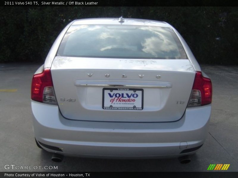 Silver Metallic / Off Black Leather 2011 Volvo S40 T5