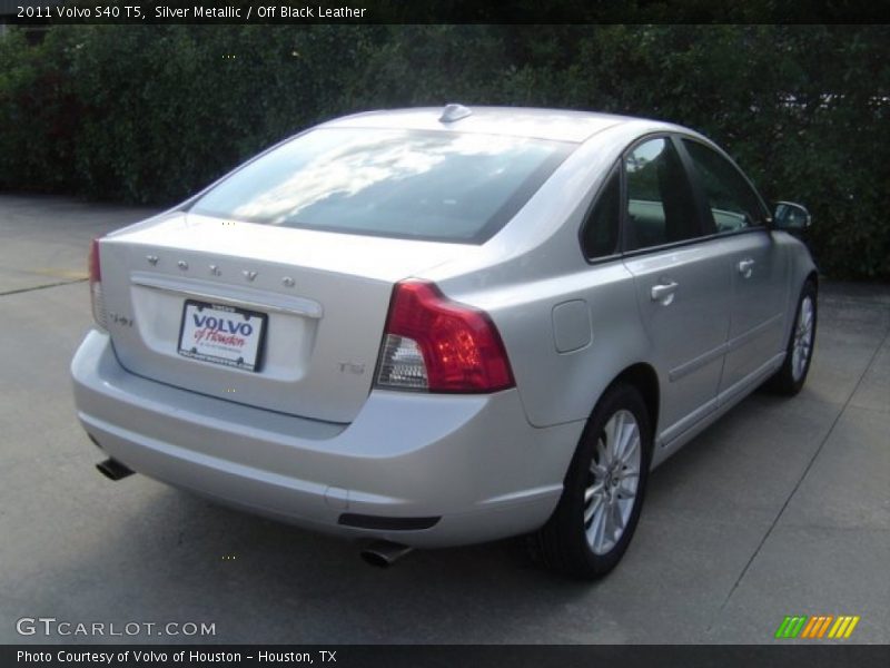 Silver Metallic / Off Black Leather 2011 Volvo S40 T5