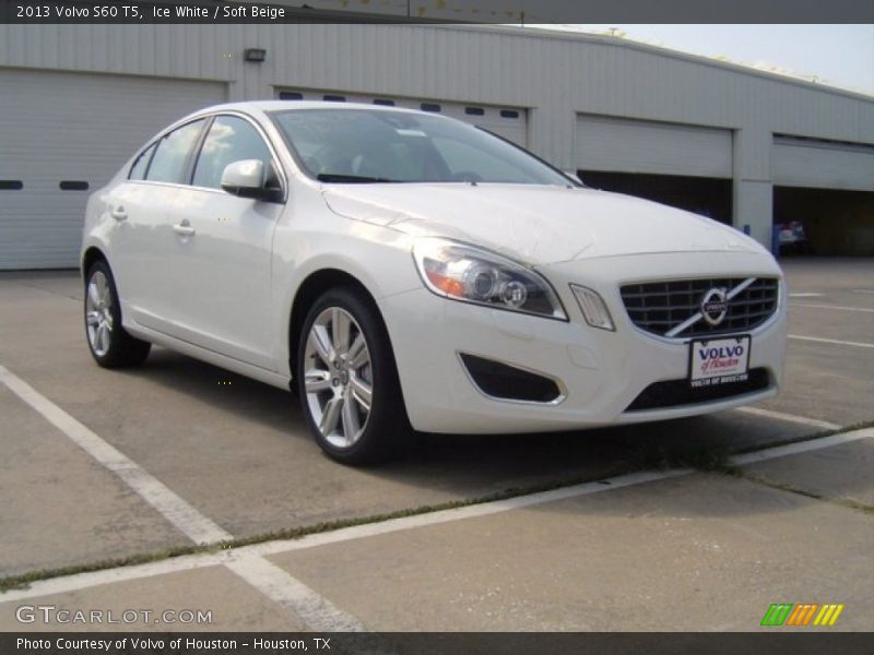 Ice White / Soft Beige 2013 Volvo S60 T5