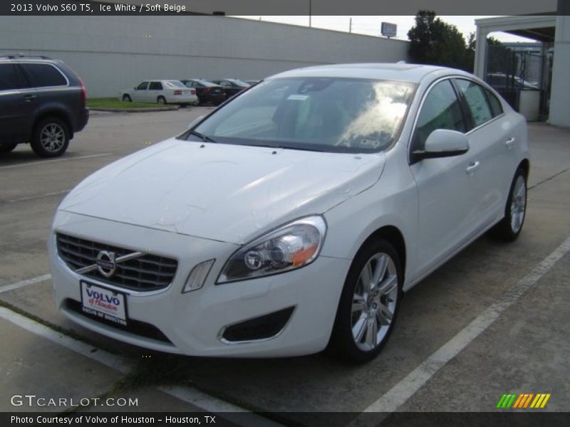 Ice White / Soft Beige 2013 Volvo S60 T5