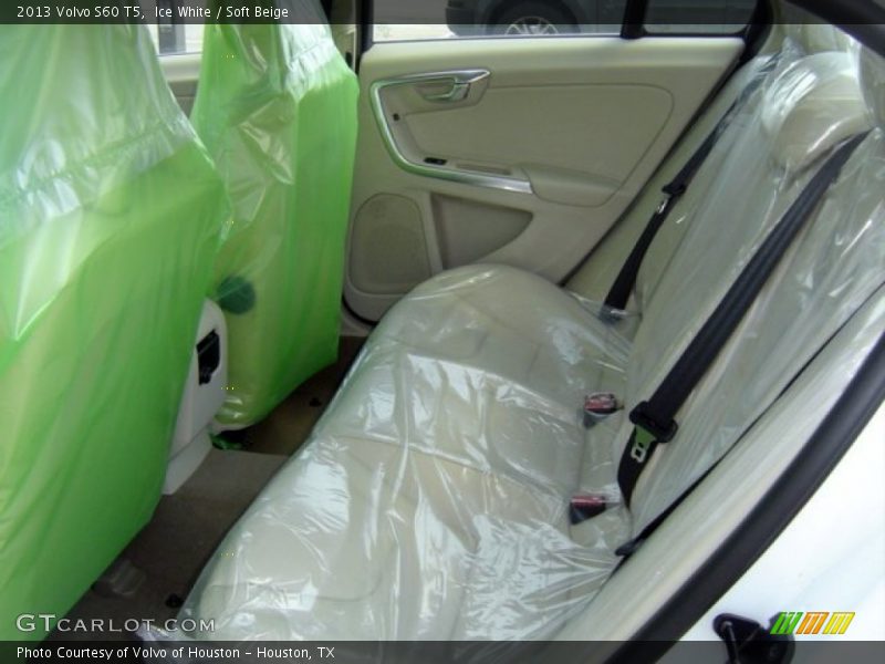 Ice White / Soft Beige 2013 Volvo S60 T5