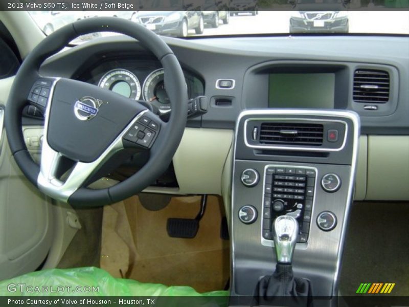Ice White / Soft Beige 2013 Volvo S60 T5