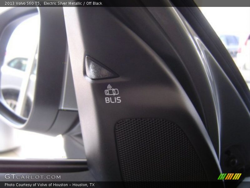 Electric Silver Metallic / Off Black 2013 Volvo S60 T5
