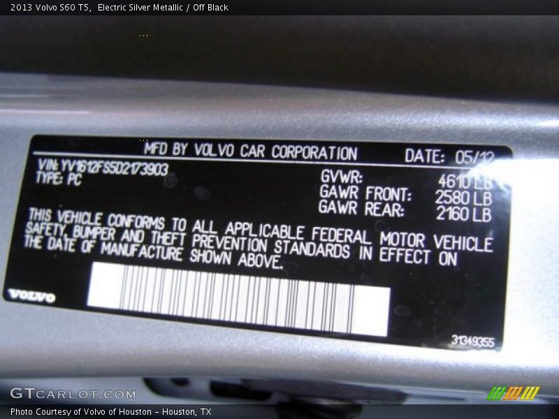 Electric Silver Metallic / Off Black 2013 Volvo S60 T5