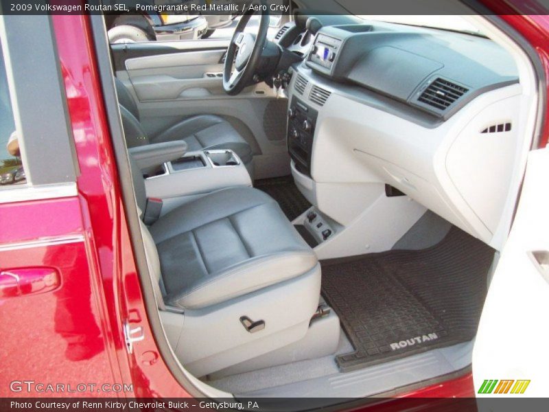 Pomegranate Red Metallic / Aero Grey 2009 Volkswagen Routan SEL