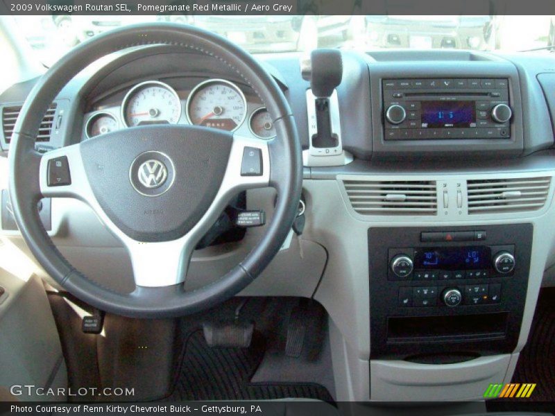 Pomegranate Red Metallic / Aero Grey 2009 Volkswagen Routan SEL