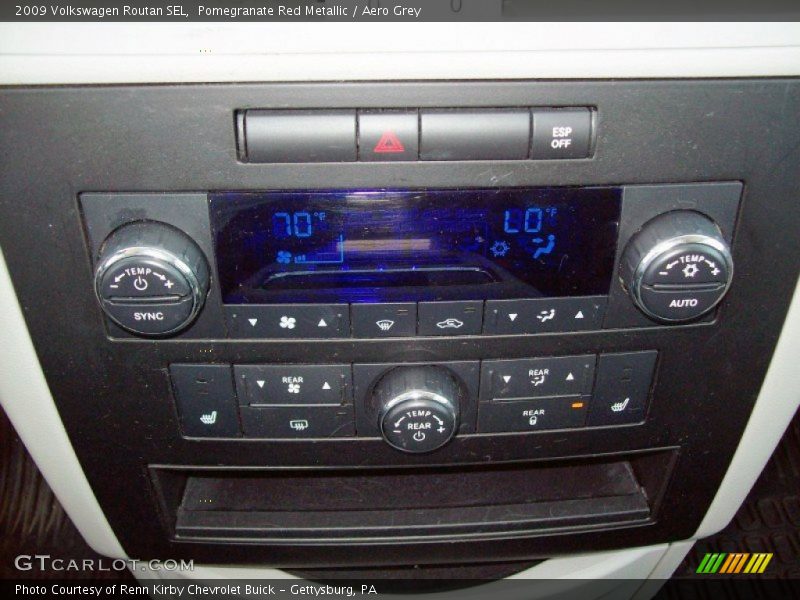 Pomegranate Red Metallic / Aero Grey 2009 Volkswagen Routan SEL