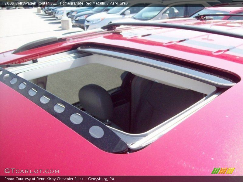Pomegranate Red Metallic / Aero Grey 2009 Volkswagen Routan SEL