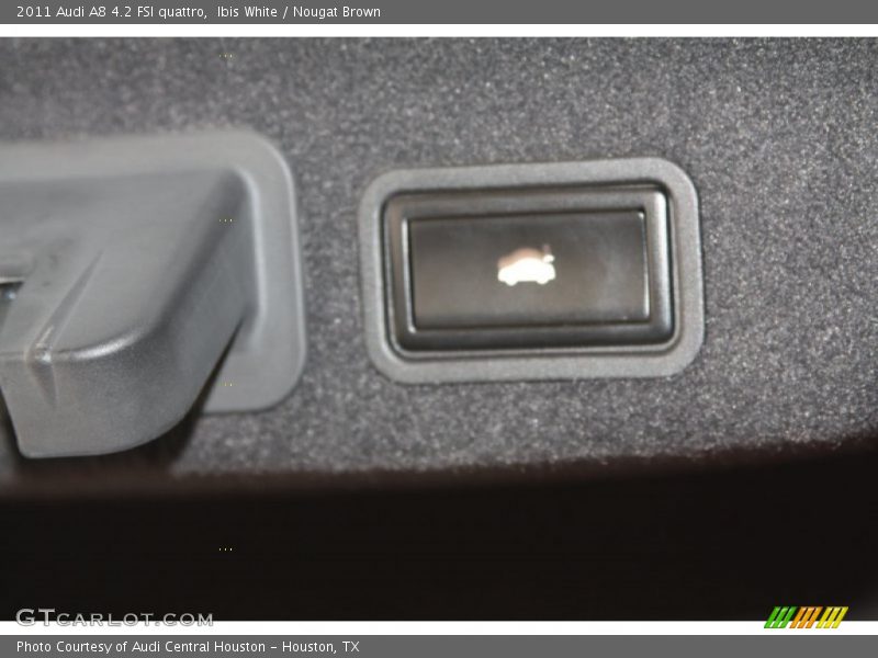 Ibis White / Nougat Brown 2011 Audi A8 4.2 FSI quattro