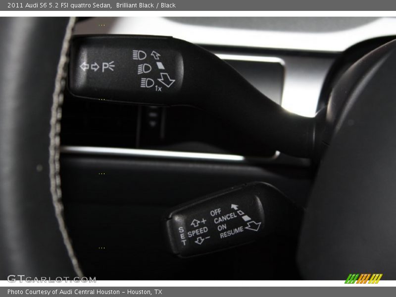 Controls of 2011 S6 5.2 FSI quattro Sedan