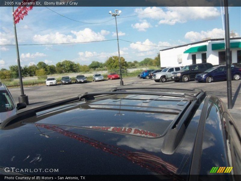 Ebony Black / Gray 2005 Kia Sorento EX