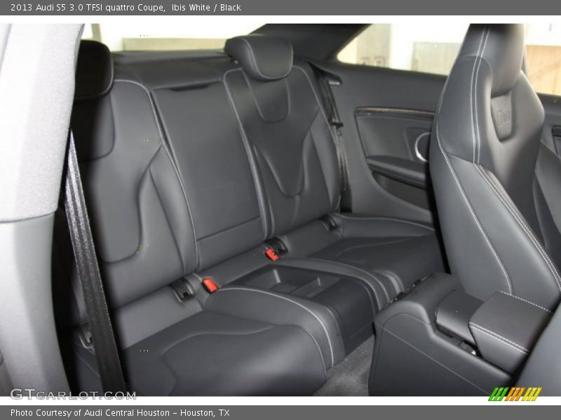 Rear Seat of 2013 S5 3.0 TFSI quattro Coupe