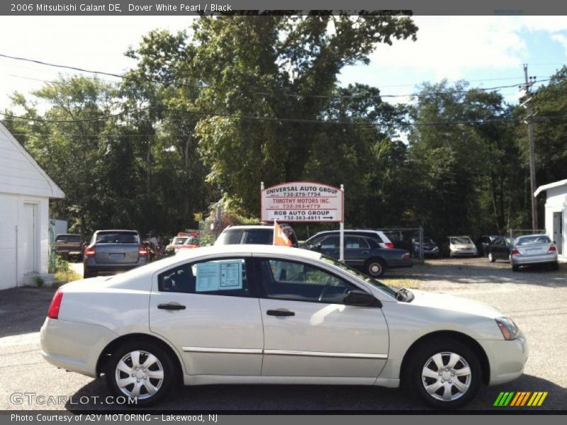 Dover White Pearl / Black 2006 Mitsubishi Galant DE