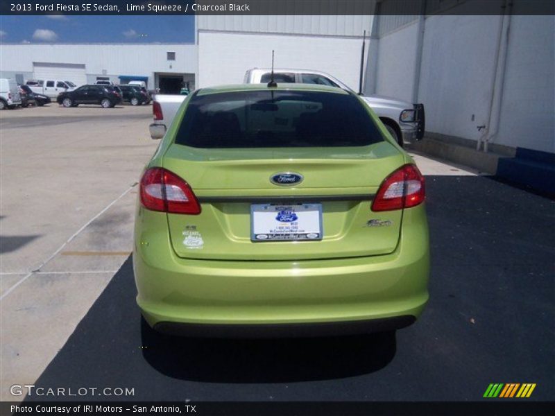 Lime Squeeze / Charcoal Black 2013 Ford Fiesta SE Sedan