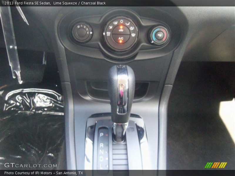 Lime Squeeze / Charcoal Black 2013 Ford Fiesta SE Sedan