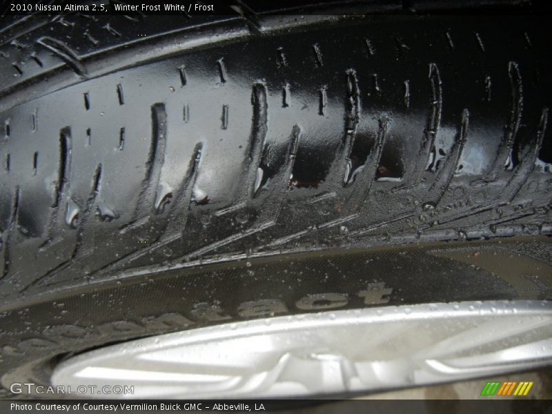 Winter Frost White / Frost 2010 Nissan Altima 2.5