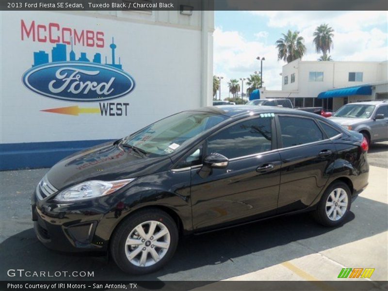 Tuxedo Black / Charcoal Black 2013 Ford Fiesta SE Sedan