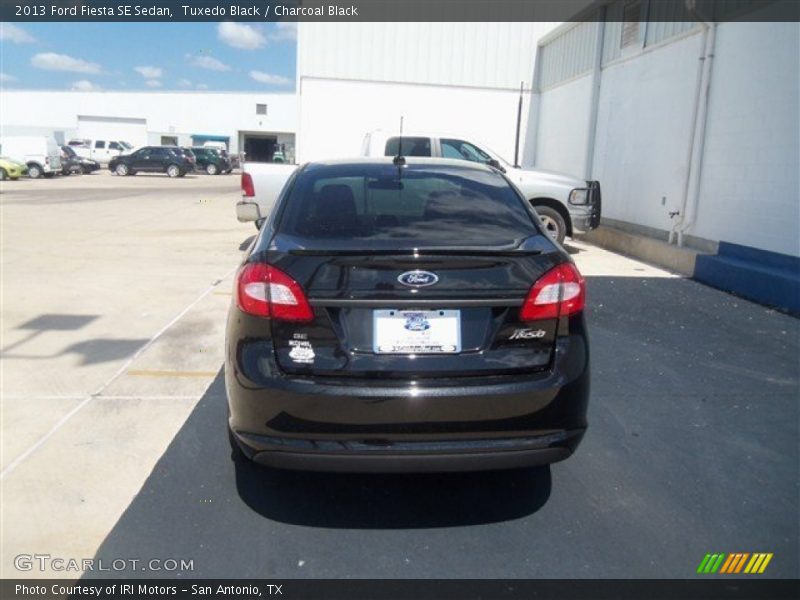 Tuxedo Black / Charcoal Black 2013 Ford Fiesta SE Sedan