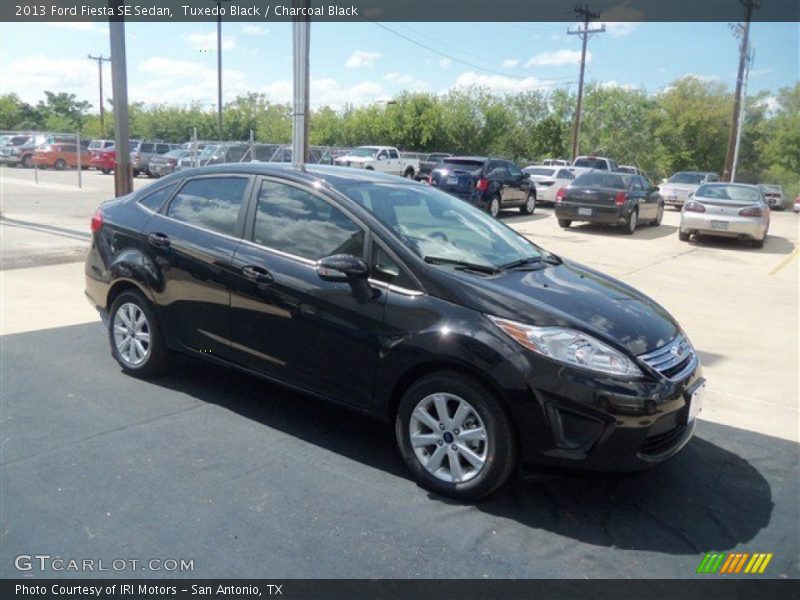 Tuxedo Black / Charcoal Black 2013 Ford Fiesta SE Sedan