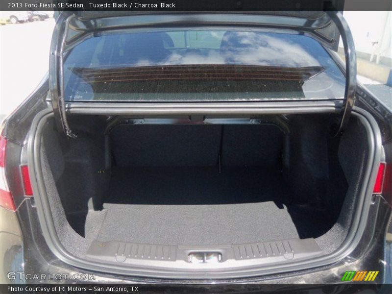 Tuxedo Black / Charcoal Black 2013 Ford Fiesta SE Sedan