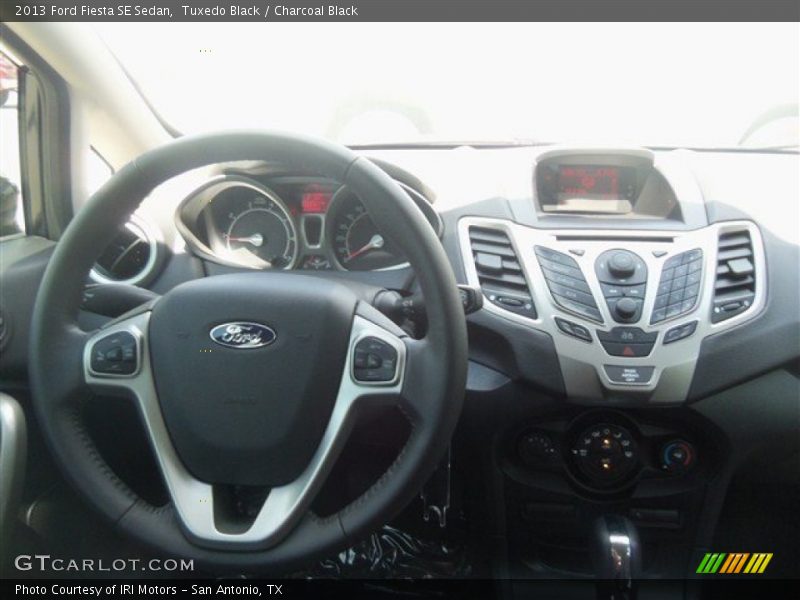 Tuxedo Black / Charcoal Black 2013 Ford Fiesta SE Sedan