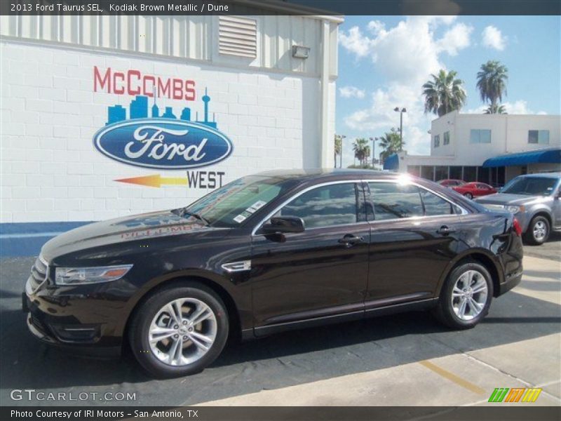 Kodiak Brown Metallic / Dune 2013 Ford Taurus SEL