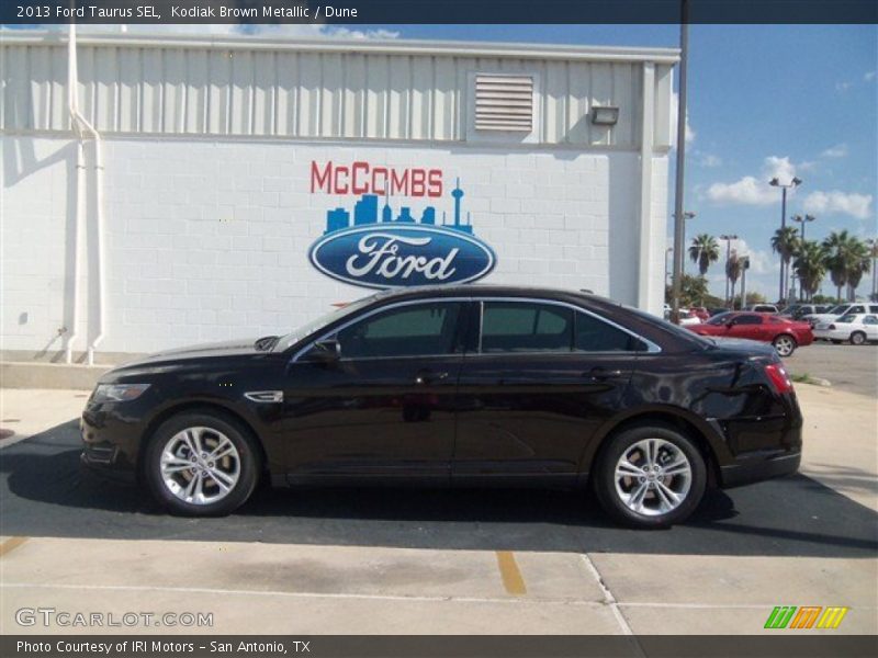 Kodiak Brown Metallic / Dune 2013 Ford Taurus SEL