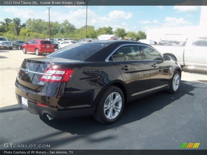Kodiak Brown Metallic / Dune 2013 Ford Taurus SEL
