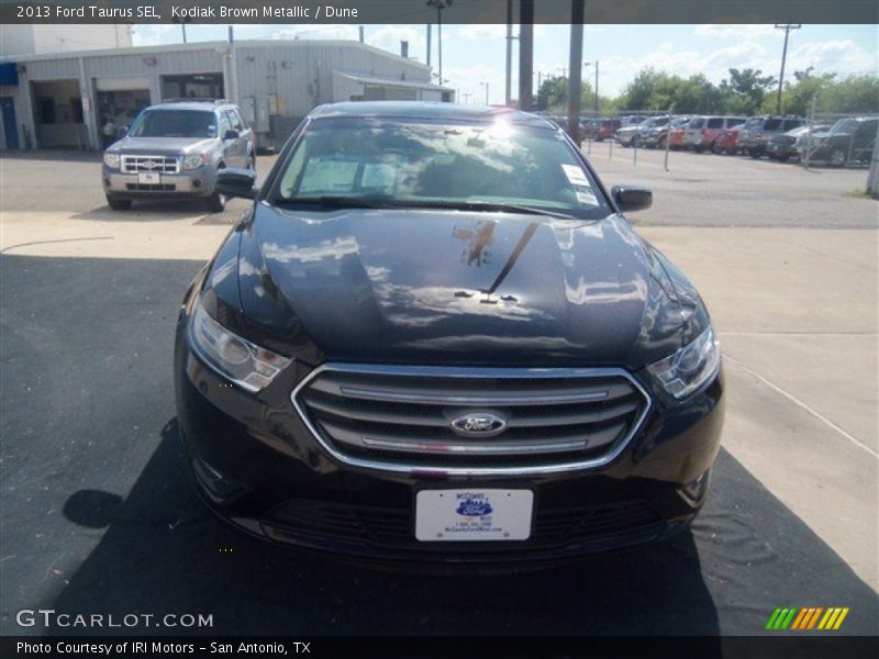 Kodiak Brown Metallic / Dune 2013 Ford Taurus SEL