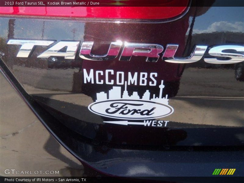 Kodiak Brown Metallic / Dune 2013 Ford Taurus SEL