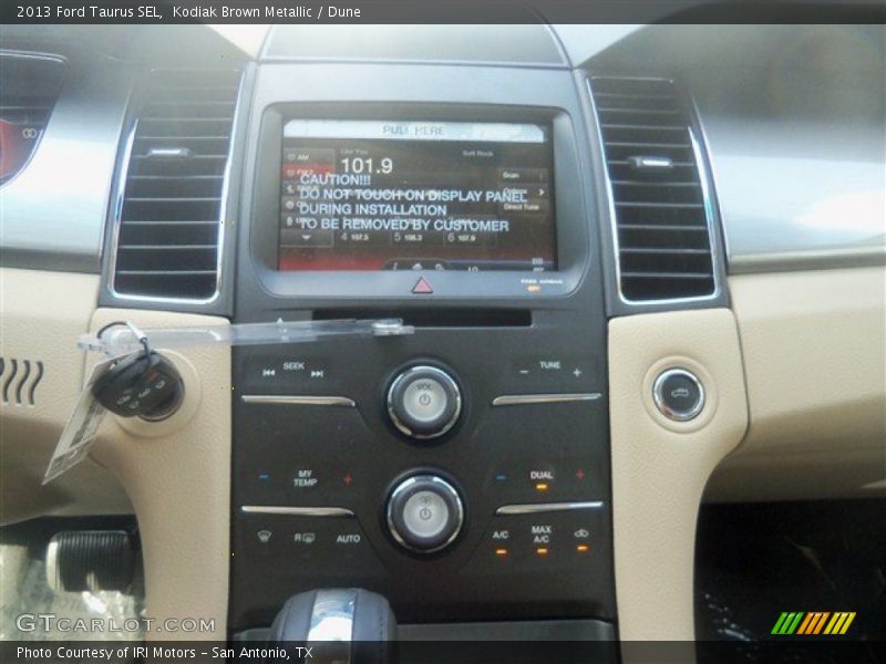 Kodiak Brown Metallic / Dune 2013 Ford Taurus SEL
