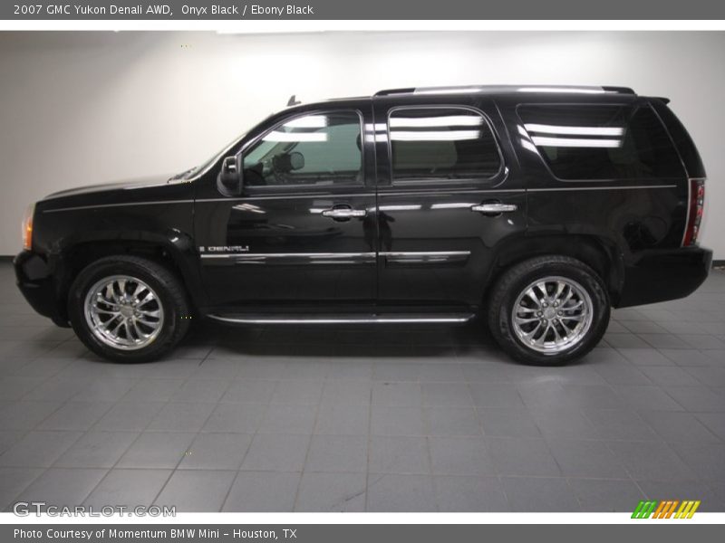 Onyx Black / Ebony Black 2007 GMC Yukon Denali AWD