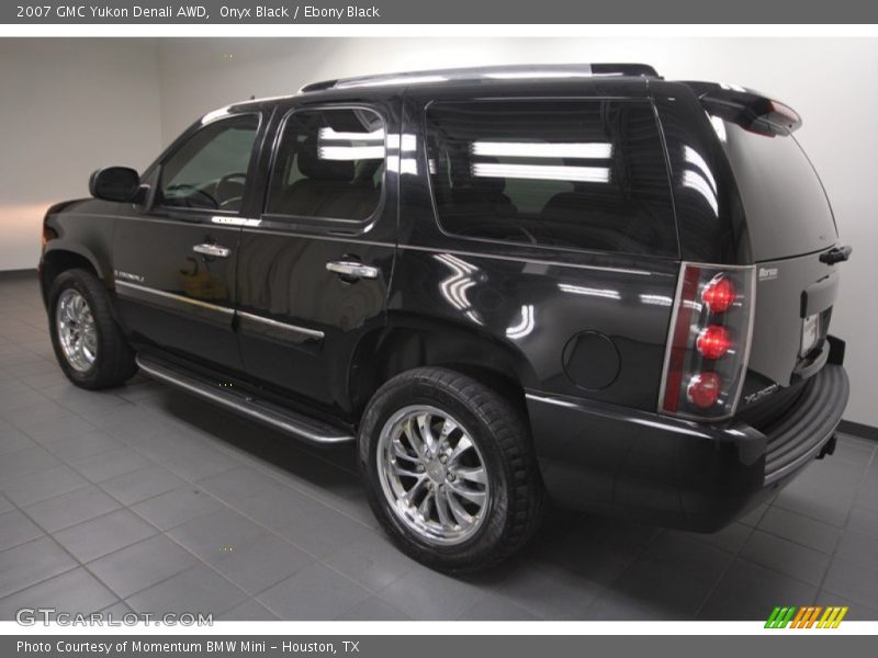 Onyx Black / Ebony Black 2007 GMC Yukon Denali AWD