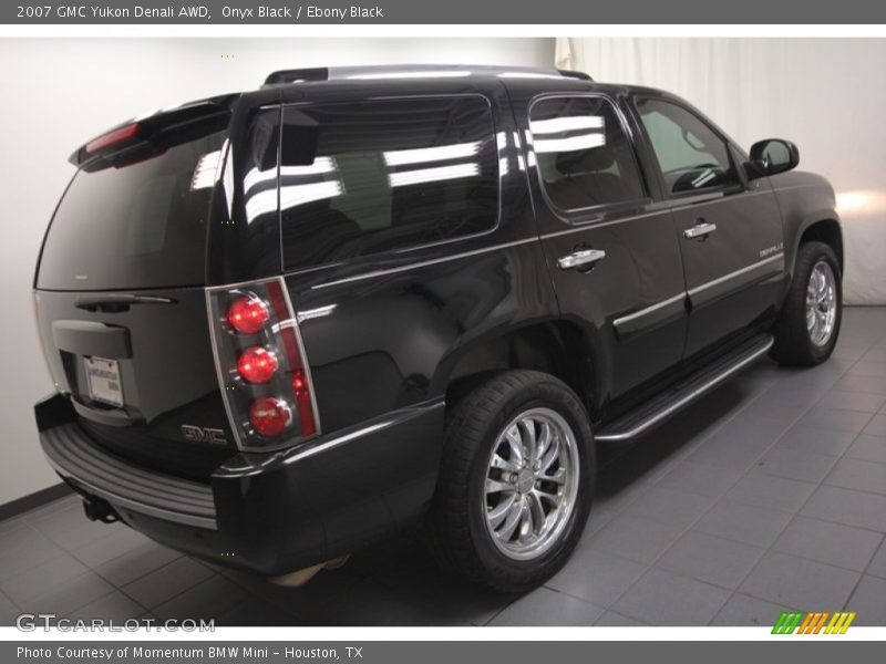 Onyx Black / Ebony Black 2007 GMC Yukon Denali AWD