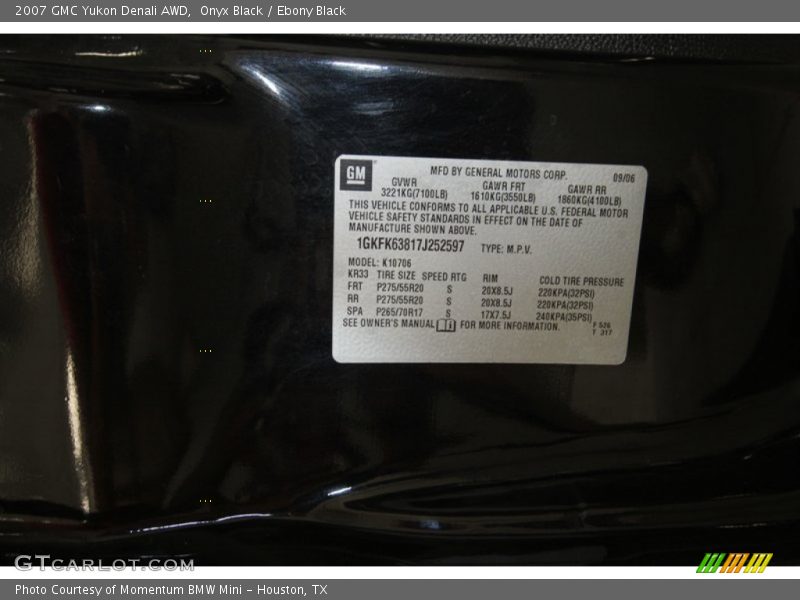 Onyx Black / Ebony Black 2007 GMC Yukon Denali AWD