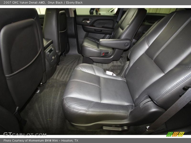 Onyx Black / Ebony Black 2007 GMC Yukon Denali AWD