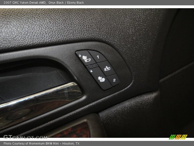 Onyx Black / Ebony Black 2007 GMC Yukon Denali AWD
