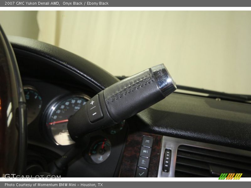 Onyx Black / Ebony Black 2007 GMC Yukon Denali AWD