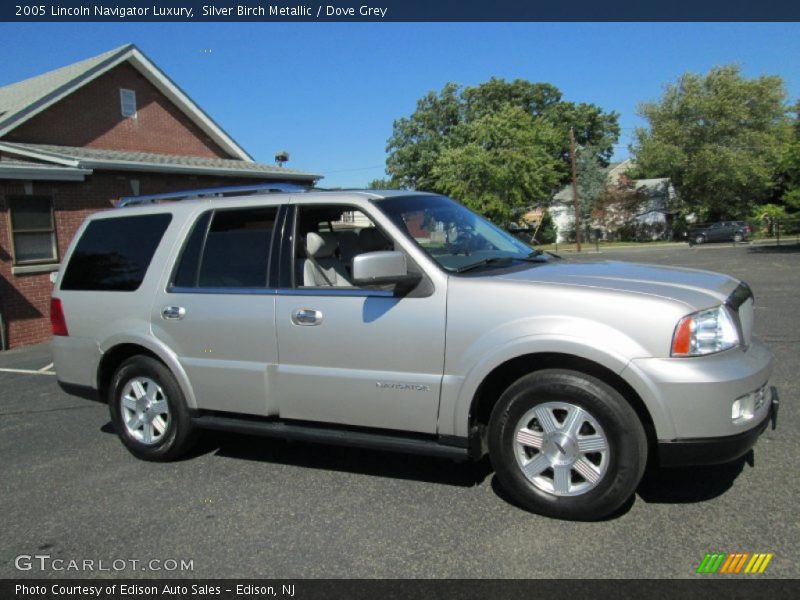 Silver Birch Metallic / Dove Grey 2005 Lincoln Navigator Luxury