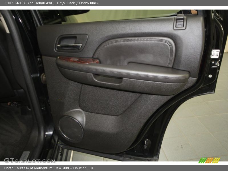 Onyx Black / Ebony Black 2007 GMC Yukon Denali AWD