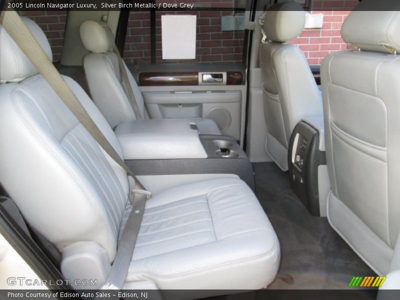 Silver Birch Metallic / Dove Grey 2005 Lincoln Navigator Luxury