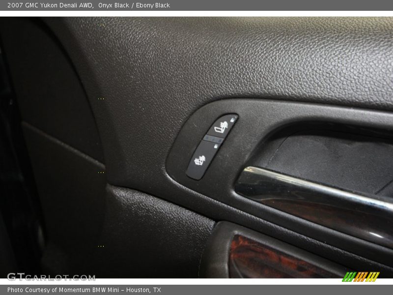Onyx Black / Ebony Black 2007 GMC Yukon Denali AWD