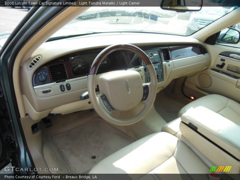 Light Tundra Metallic / Light Camel 2006 Lincoln Town Car Signature Limited
