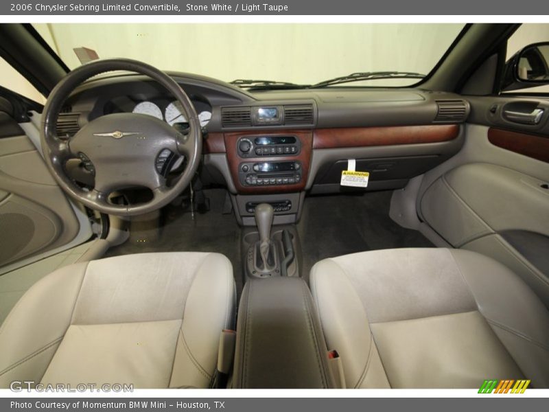 Dashboard of 2006 Sebring Limited Convertible