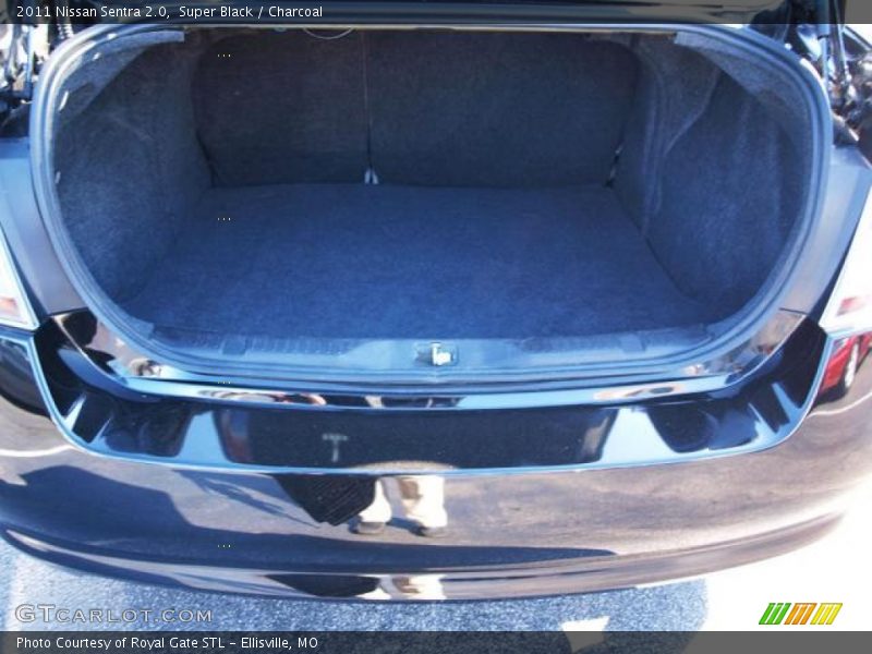 Super Black / Charcoal 2011 Nissan Sentra 2.0